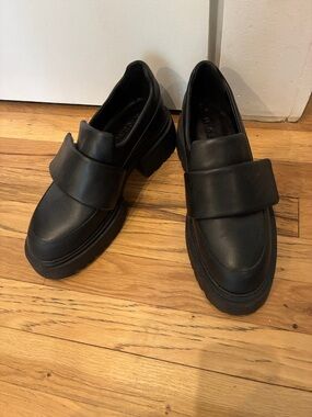 M. Gemi Black Leather Slip-On Velcro Loafers